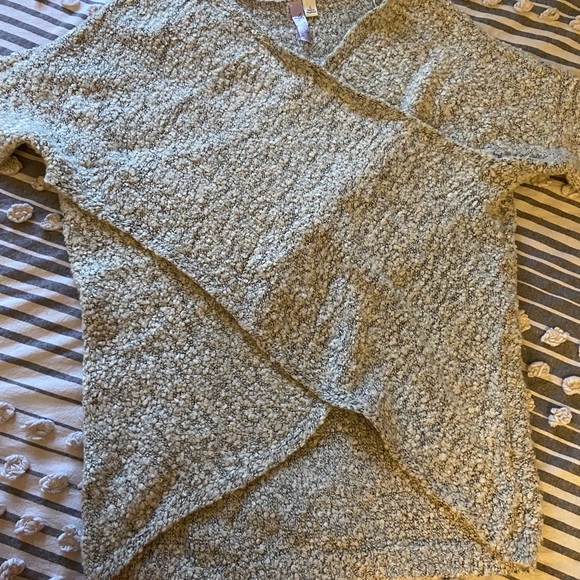 Wrap front sweater - Picture 2 of 4